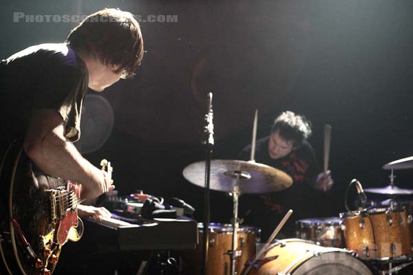 AND YOU WILL KNOW US BY THE TRAIL OF DEAD - 2007-03-11 - PARIS - Trabendo - Conrad Keely - Jason Patrick Reece